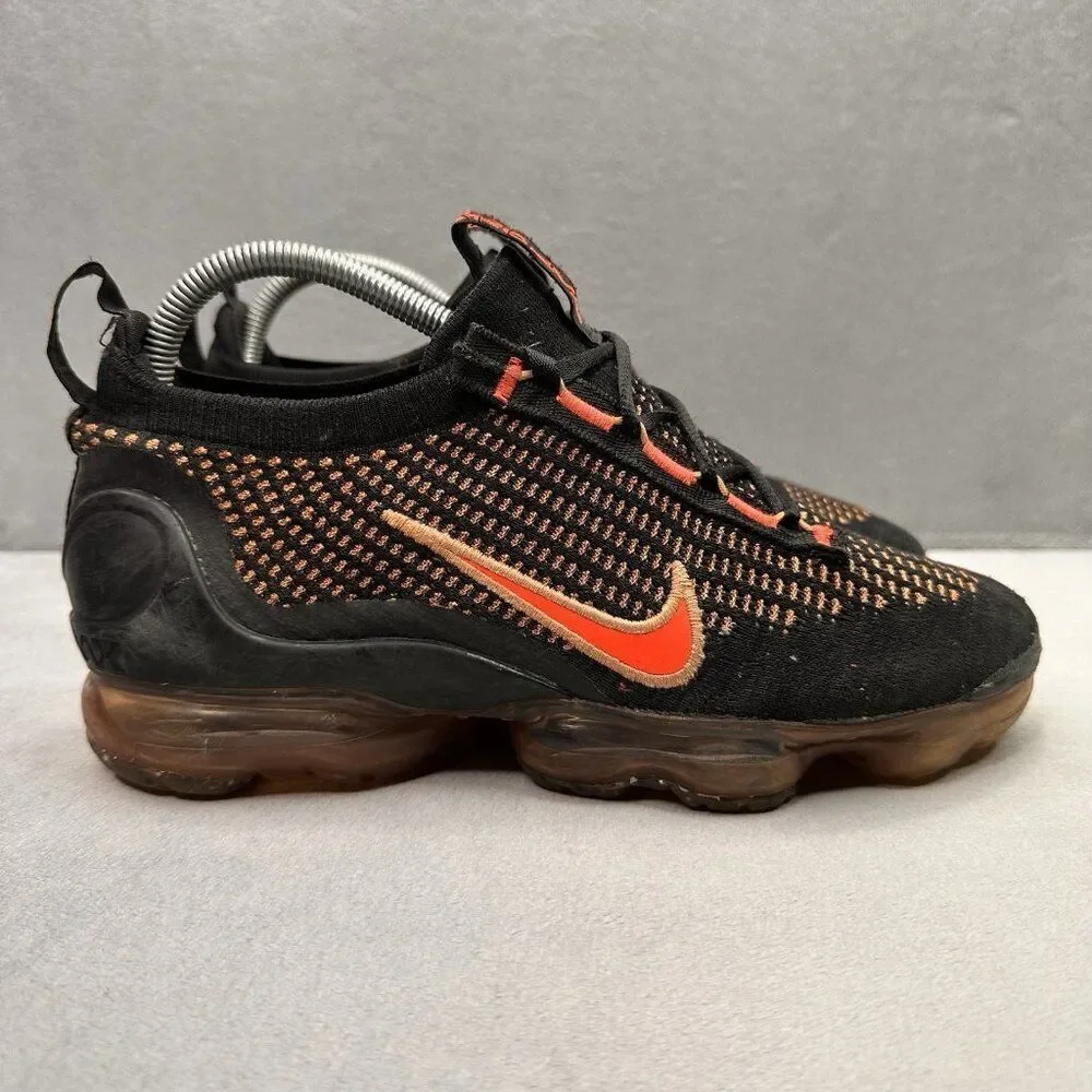 Womens 9 / Mens 7.5 Nike Air VaporMax 2021 Flyknit Black Magma Athletic Sneakers
